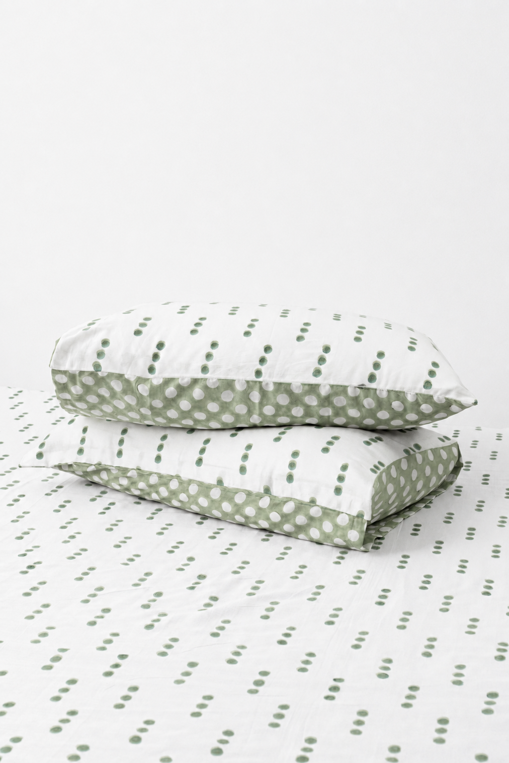 Dual Dots Bedsheet