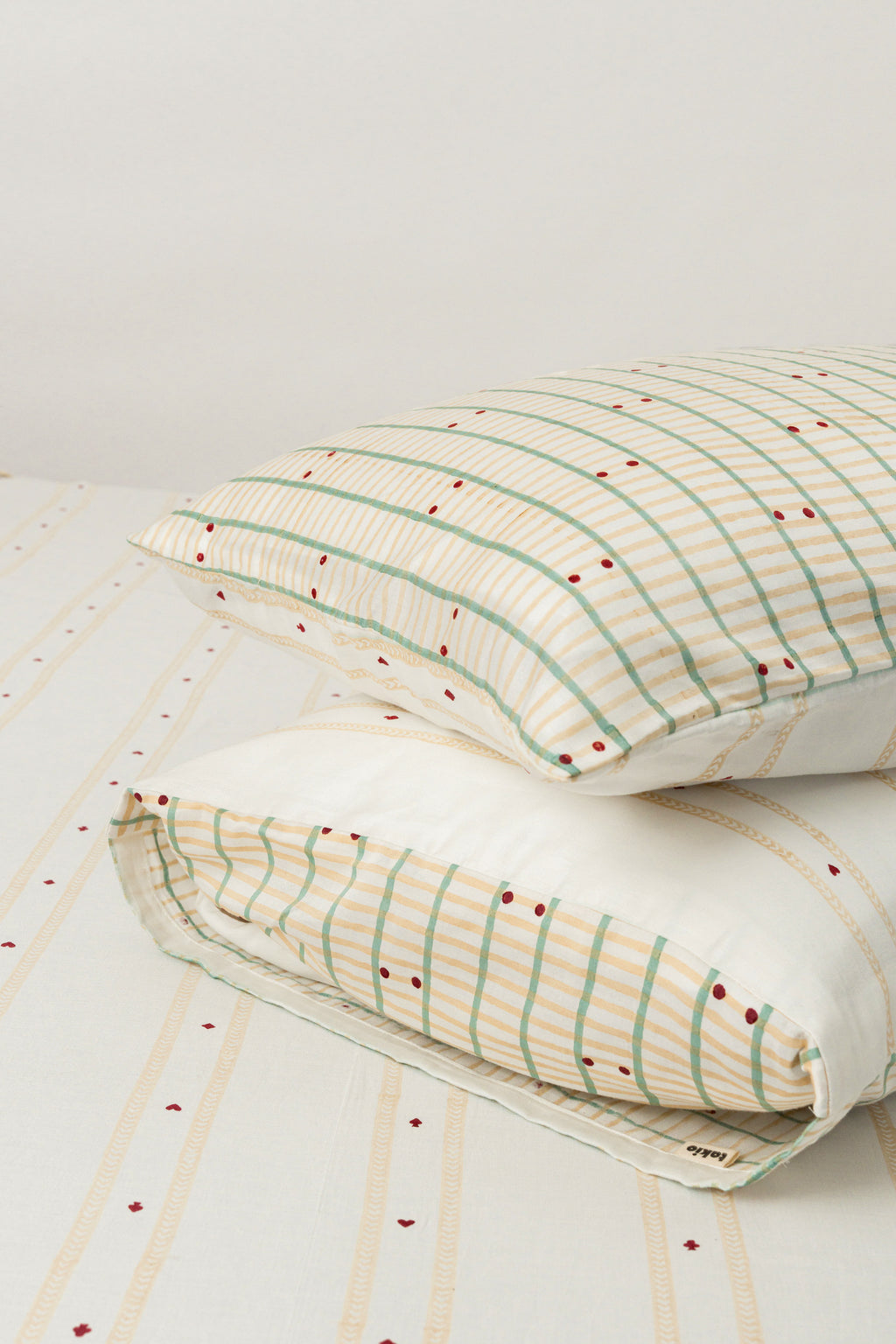 Quiet Play Taash Beige Bedsheet