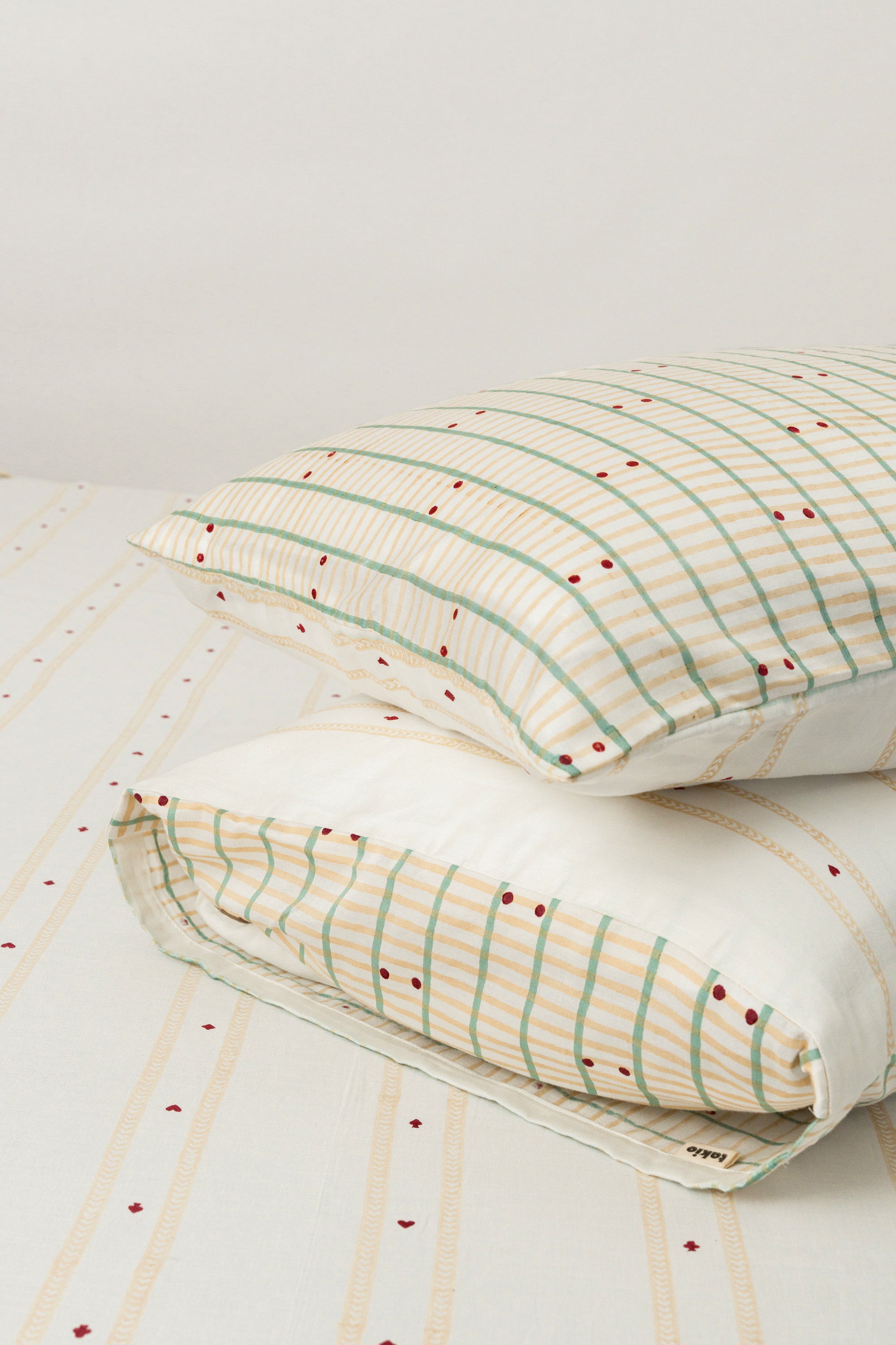 Quiet Play Taash Beige Bedsheet