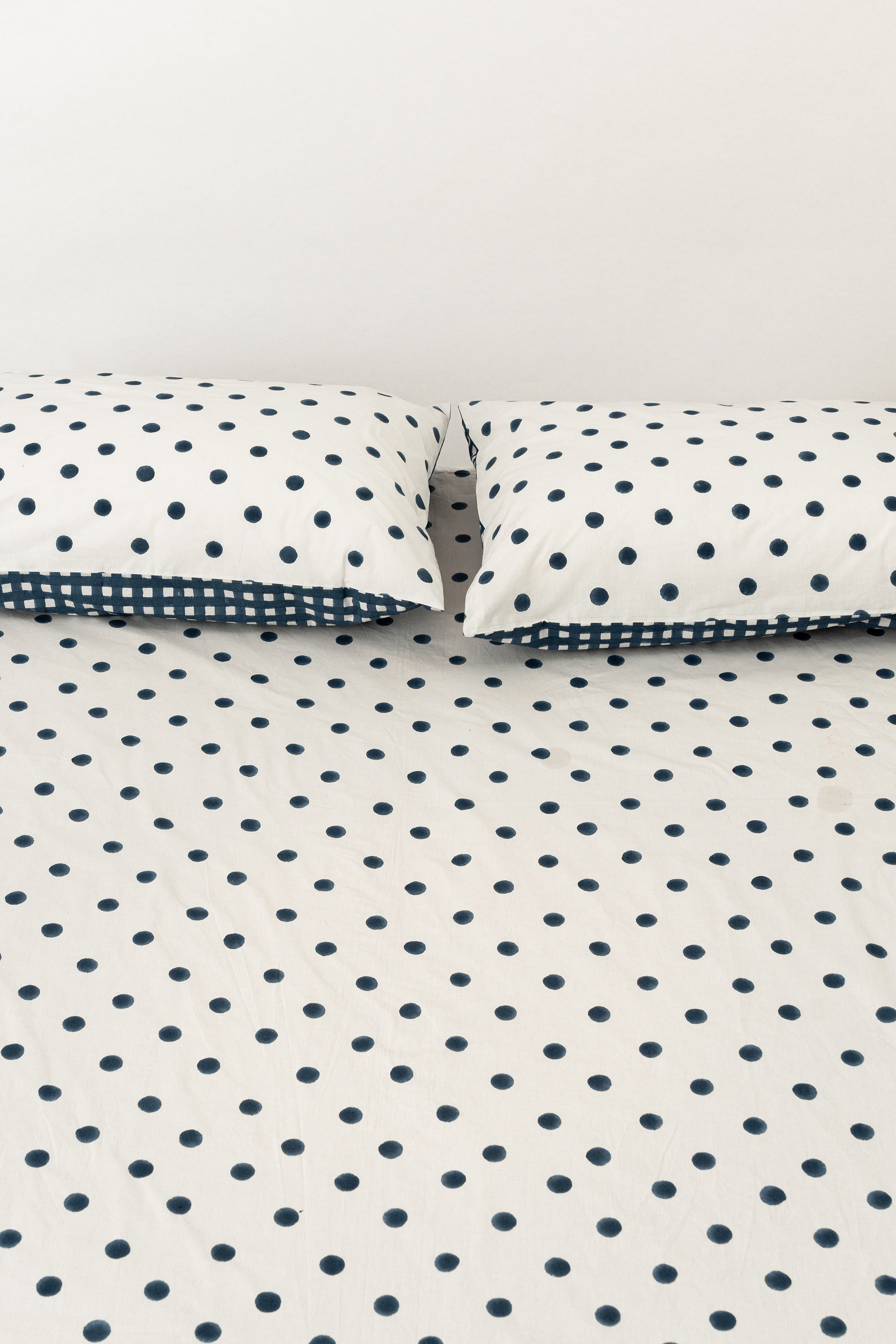Dot by Dot Indigo Bedsheet