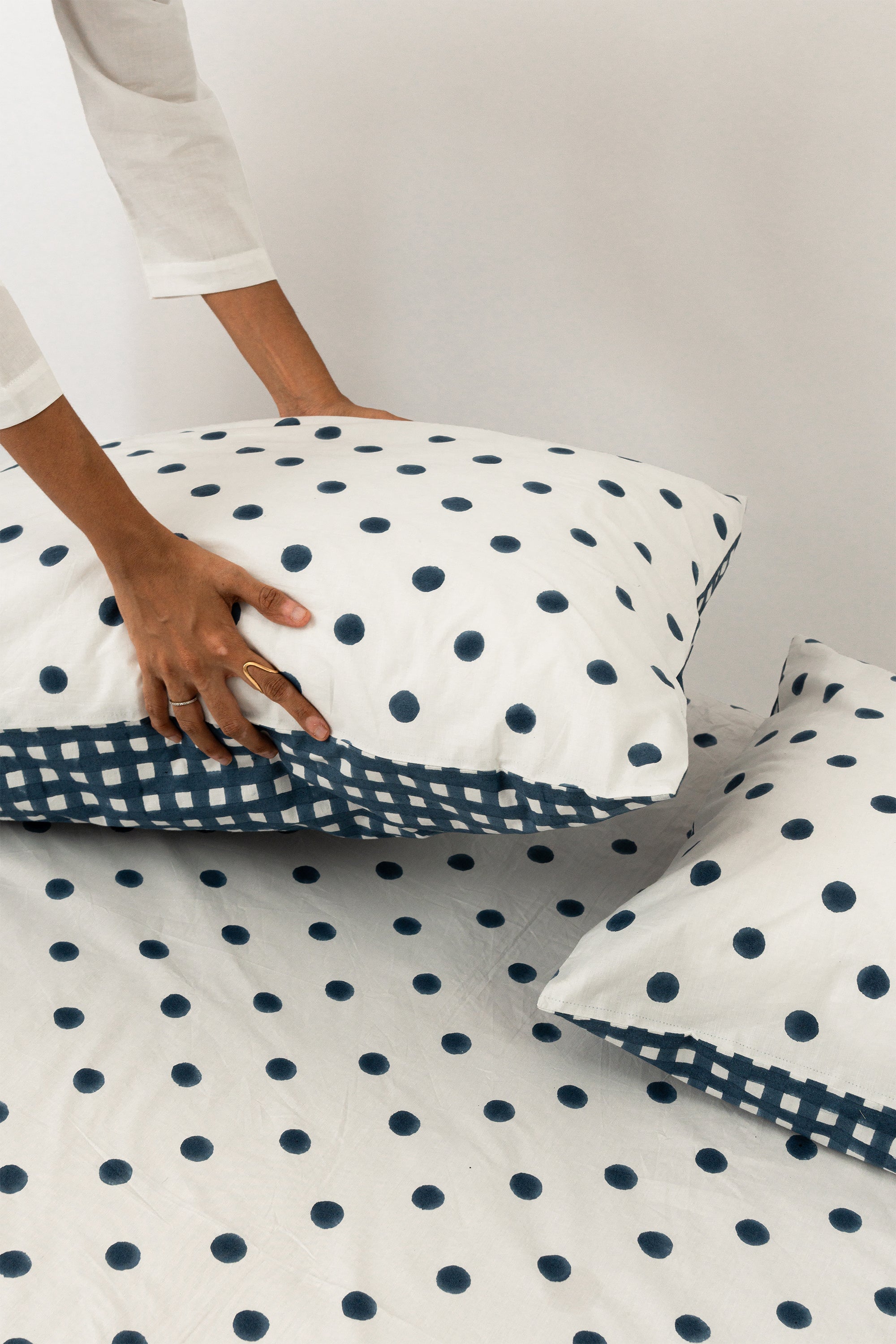 Dot by Dot Indigo Bedsheet