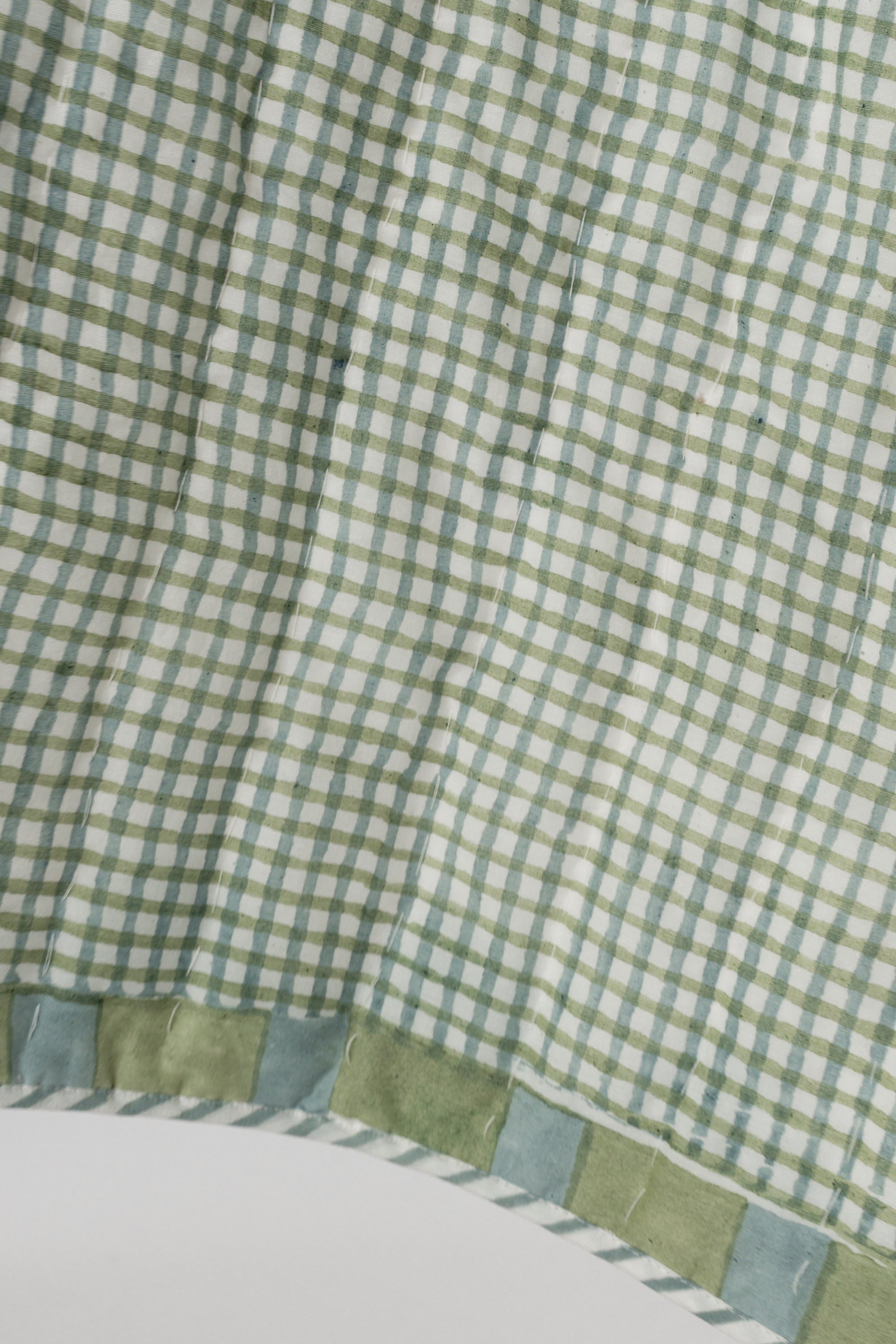Scallop & Checks Kids Quilt
