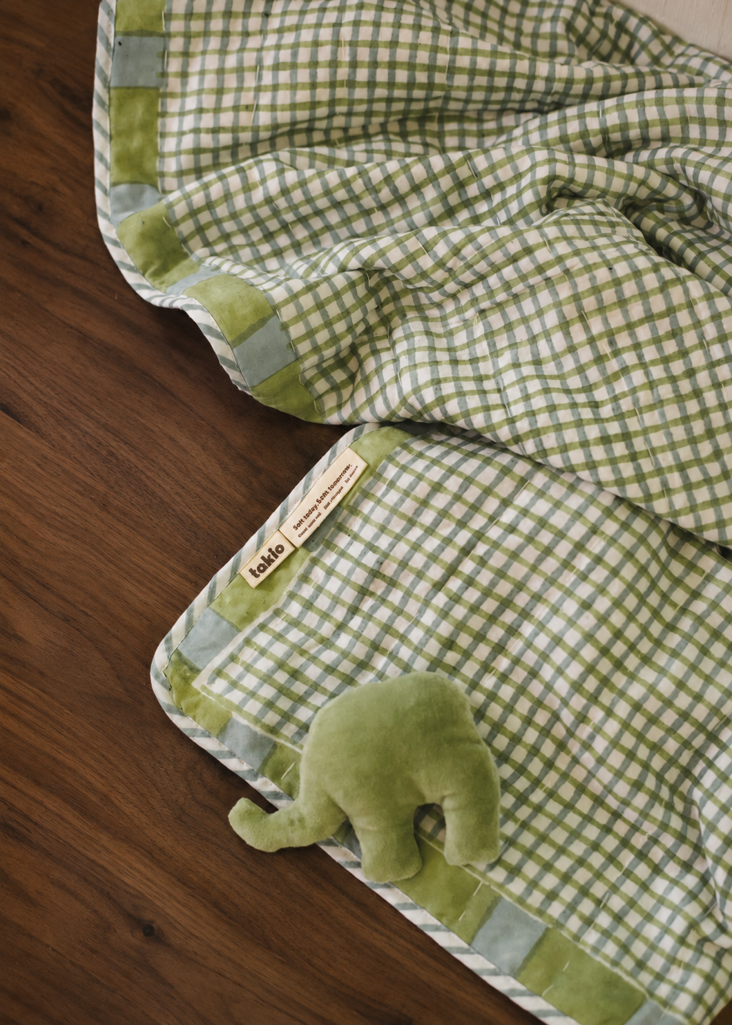 Scallop & Checks Kids Quilt