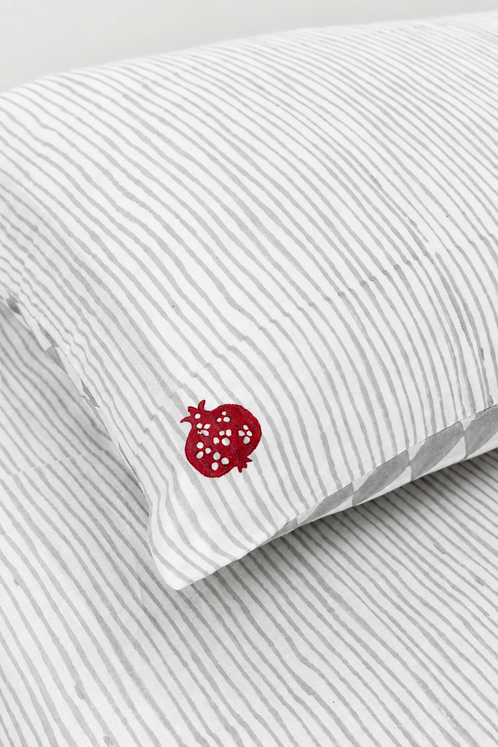 Plain Grey Stripe Bedsheet - Anar